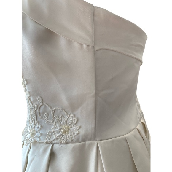 COPY - 🤍Custom tailored Beautiful satin Dress/# 009 - Picture 9 of 16